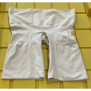 SKIMS BODYSHAPER BEIGE SIZES MEDIUM